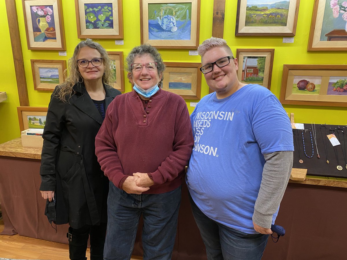 OpeImTransAJ's tweet photo. ๐จ#NewMembersAlert!๐จPlease welcome Garyโs Rock Shop, Viroqua Floral Mercantile, Viroqua Public Market, The Driftless Vibe, & Buzzyโs Home Furnishings to @mainstreetweets. Iโve been tearing it up in #Viroqua today & topped it off with a tasty sandwich from The Cheese Corner! https://t.co/rzrz7K0iBt
