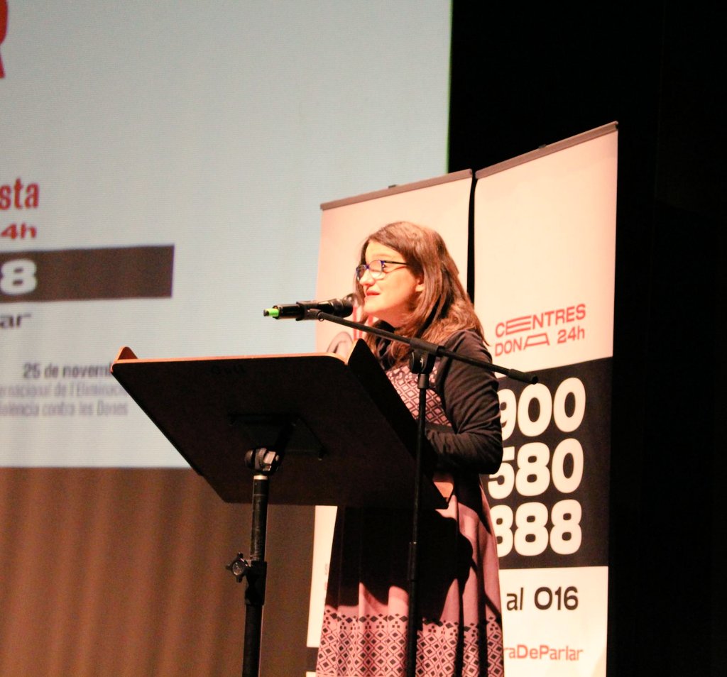 🟣 <a href="/rafacliment_/">Rafa Climent</a> assisteix a la presentació de la campanya pel #25N ➡️#HoraDeParlar a Catarroja

Sense igualtat no hi ha justícia social. Tota la societat hem d’anar de la mà per acabar amb la violència masclista.

@GVAinclusio <a href="/monicaoltra/">Mónica Oltra Jarque</a>