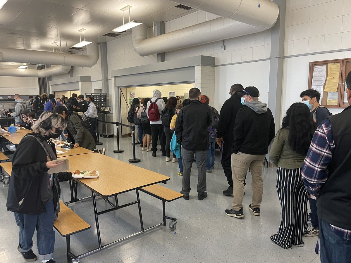 MercedUHSD's tweet photo. Happening now at Yosemite High: Students and staff are being treated to an early Thanksgiving meal, complete with pumpkin pie! #WeAreMUHSD https://t.co/yL10aNeWg4