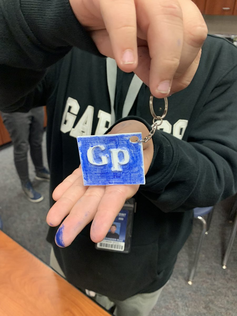 SeanTheBossXx's tweet photo. Ss learning 3D design in middle school—and it’s still not young enough. @tinkercad @makerbot Teach them young. #mymakerspace #makerspace #3D #3Dprinting #design @CentralUSD #STEMeducation https://t.co/S0OIvEPFO8
