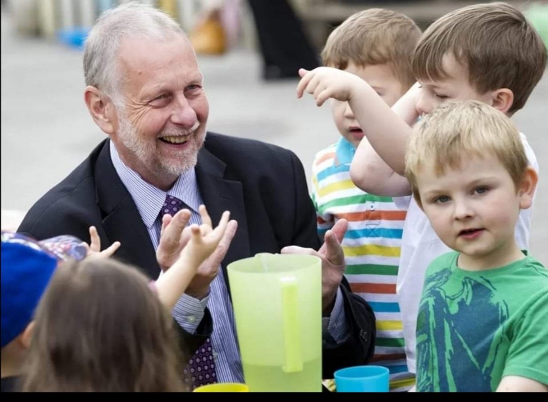 Mr Hatch was recognised for his fantastic work in education and was awarded the Lifetime Achievement Award with the Bolton Evening News. We are so proud❤️