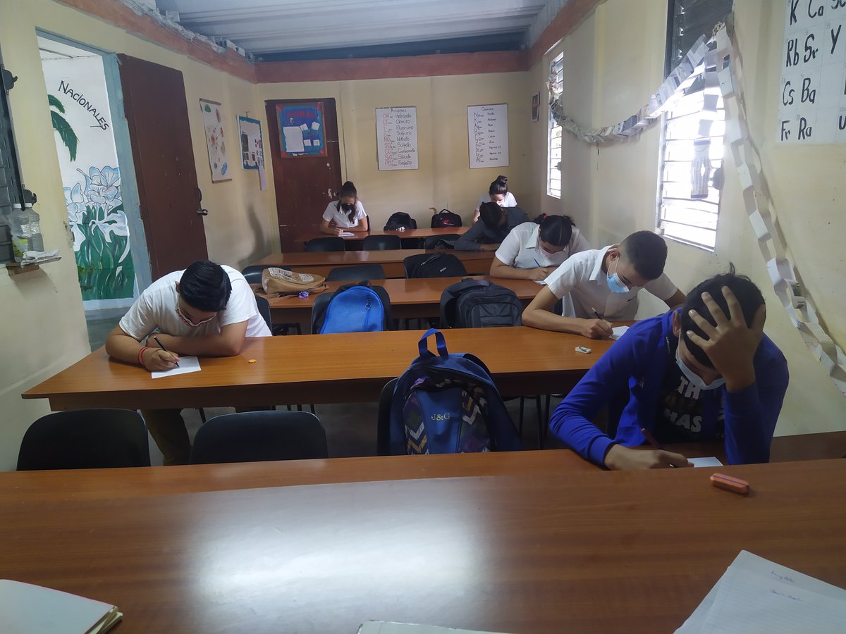 BPlacetas's tweet photo. @Enplacetas A los que pensaron que era imposible, hoy es una realidad; todos nuestros estudiantes en las aulas, vacunados, felices, seguros y agradecidos de nuestra revolución. @menendez_rivero @RevillaVega @CubaMined #DeRegresoALasAulas #SomosContinuidad https://t.co/rTdKf0jEoX
