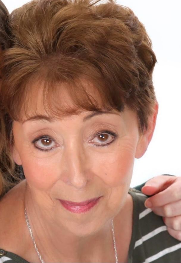 ColdplayDiamond's tweet image. It is with a heavy ❤️we announce the loss of our brightest 💎@LesleyO14092961 . A lady of grace, indomitable spirit &amp;amp; overflowing ❤️, she was the best of us.We were united by our love of @Coldplay, but it became so much more. She will be sorely missed. @debswild @MatWhitecross