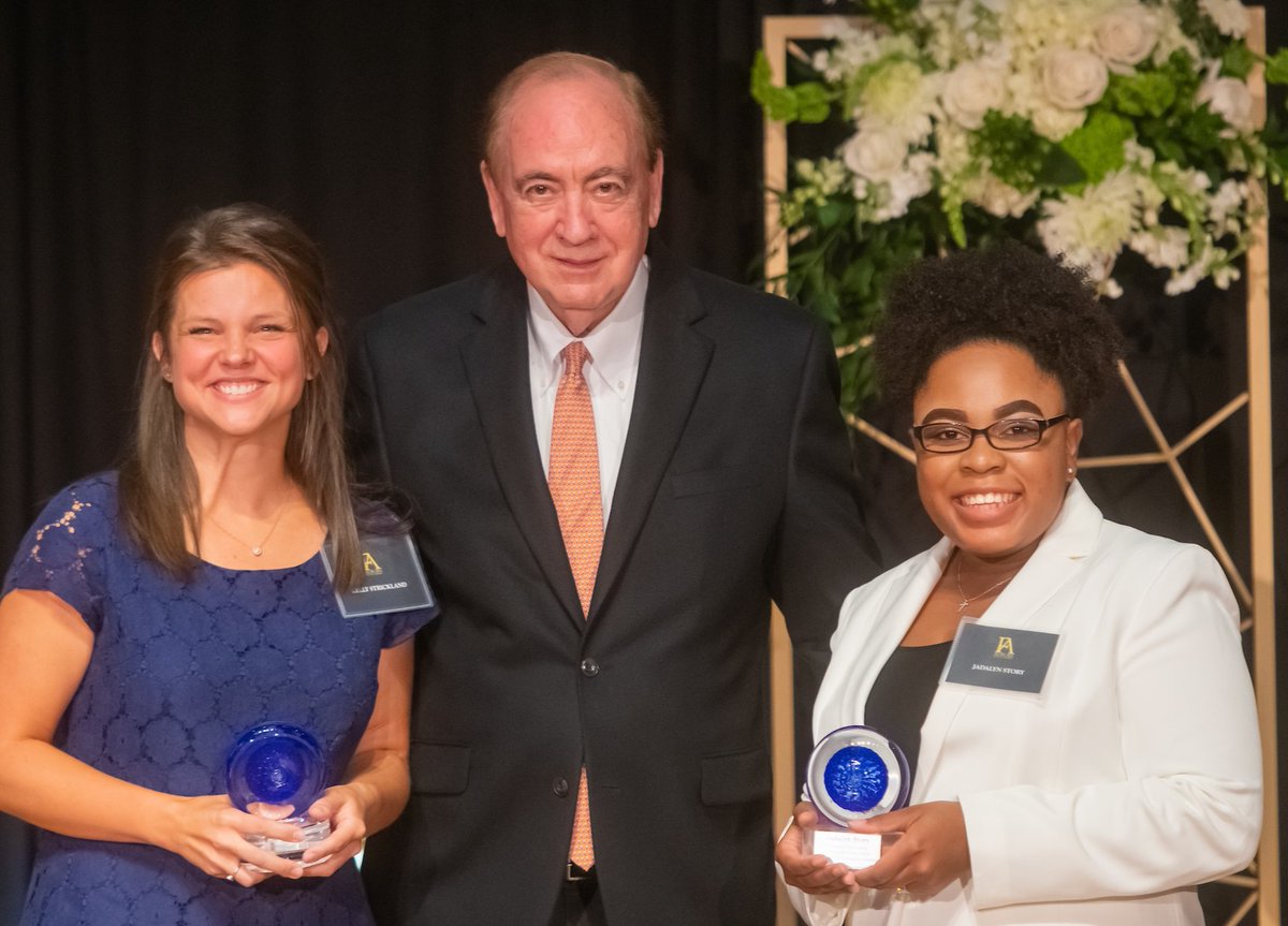 AUNursing1979's tweet photo. AUSON Assistant Clinical Professor Kelly Strickland and Clinical Associate Jada Story, along with other faculty members, were awarded the President's Outstanding Collaborative Units Award for their involvement in the @AuburnU COVID-19 vaccination initiative. https://t.co/si8BLtu02Z