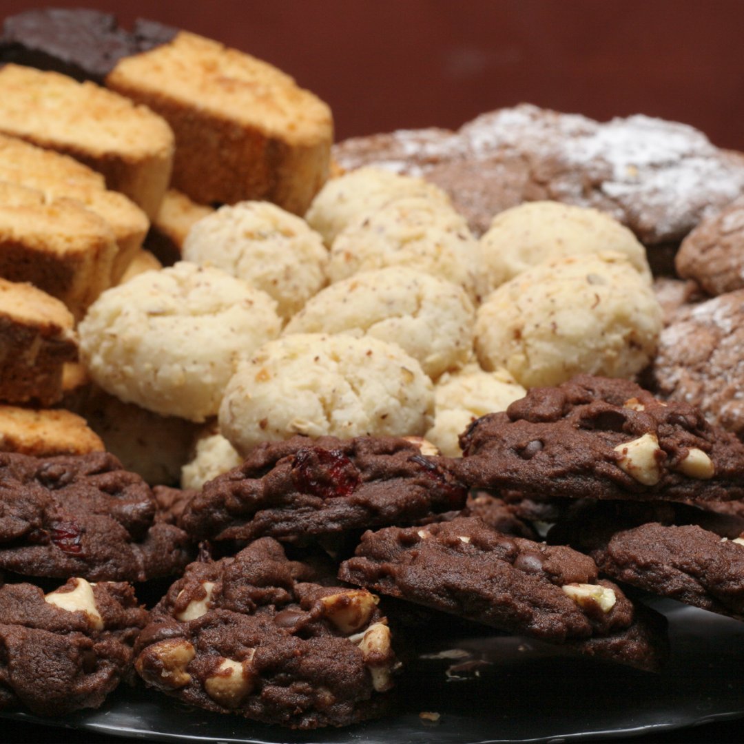MoreToSugar's tweet photo. #SugarFactWednesday
According to data from Mintel, 89% of people say they bake for special occasions like the holidays. Real sugar is an important ingredient in many holiday baked goods.
#MadeWithRealSugar #ThankAFarmer
https://t.co/NL5YvPeNZD https://t.co/MCKXAFmtse