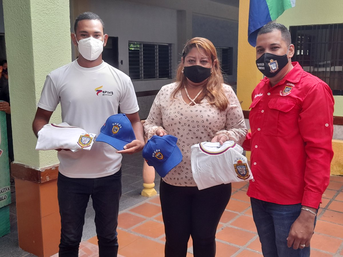 deltaunefa's tweet photo. Lunes Cívico por el 43 Aniversario de la Asociación de Bienestar Estudiantil (Asobies) 

#UnefaExcelenciaEducativa @angiolillofp @Marlonjuventud @lexalmeida3 @Unefa_VEN @VasypcUnefa https://t.co/O6uZlQgMXz