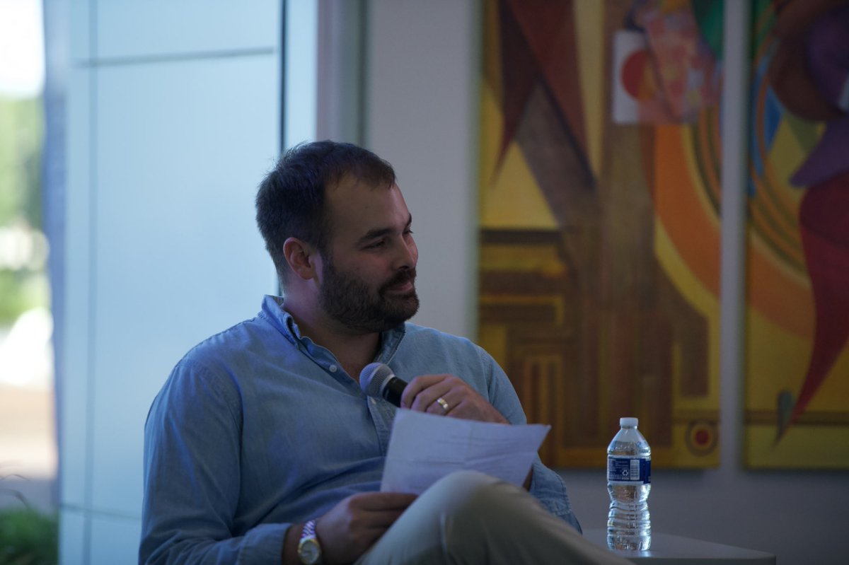 the link tweet media