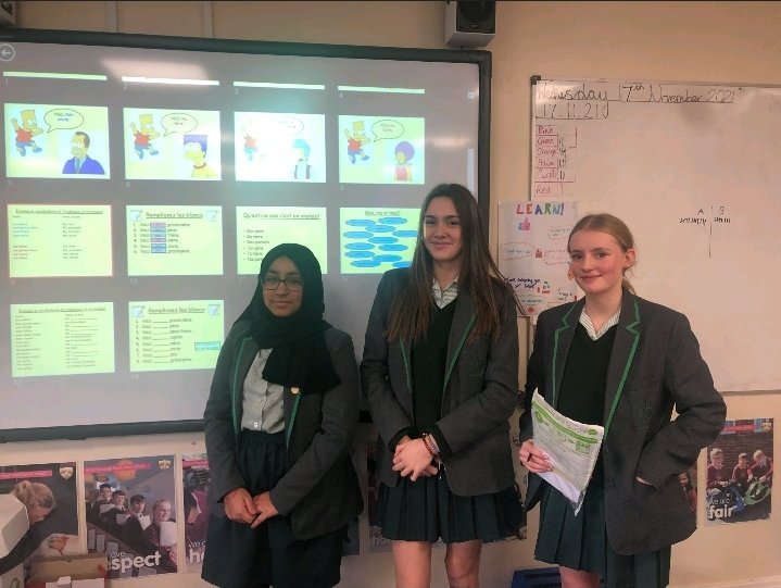 greenbankhsMFL's tweet photo. Our fabulous Language Leaders @greenbankhs out again delivering a mini lesson on French family members @FrjsJun #passionforlanguages #leadershipskills https://t.co/bztxMSiRZE