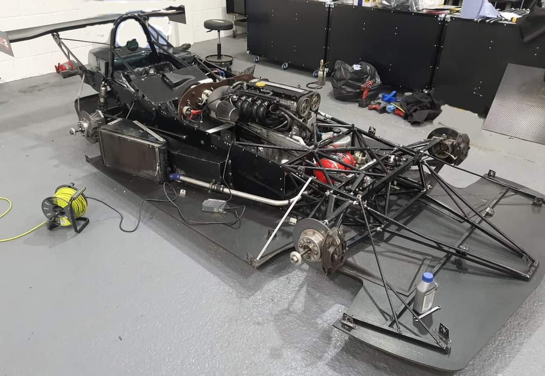 chassissetup's tweet photo. Prepping the Phantom CSP2 car at @visionmotorsportengineering ready for the final round of @clubmanscsp at Donington Park this weekend
#allsquare #motorsport #ukmotorsport #raceprep #racecar #racing #clubmanssportsprototypes #vmep #racemechanic #trophyclub #clubracinguk https://t.co/w3bvycz52Q