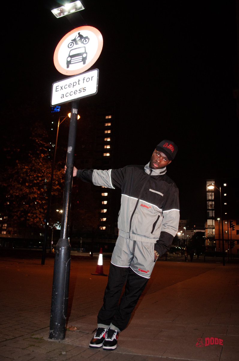 dodeclothing's tweet photo. DROPS TOMORROW 7PM
https://t.co/lDWDT2Idy9 https://t.co/qkL0R5pHxE