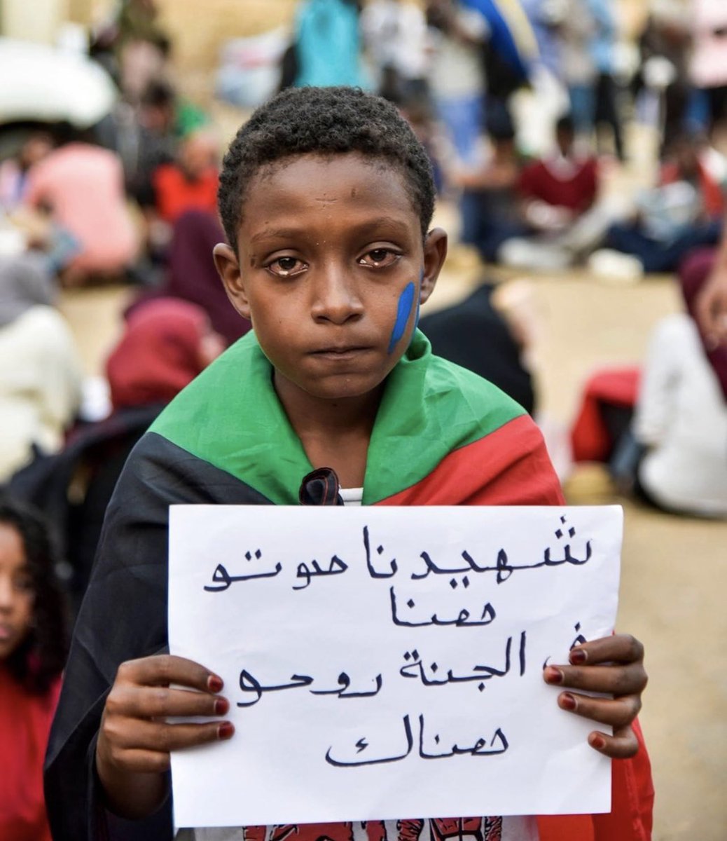 MeaadSss's tweet photo. #Sudanese forces are killing unarmed unharmed protesters in the streets of #Sudan simply because they are asking for their rights !!
WE ARE DYING IN SUDAN !!
#StopTheKillingInSudan
#Nov17Massacre 
#مجزره17نوفمبر #مليونية17نوفمبر #لاتفاوض_لاشراكه_لاشرعيه #الردة_مستحيلة https://t.co/VRPadgFhkc