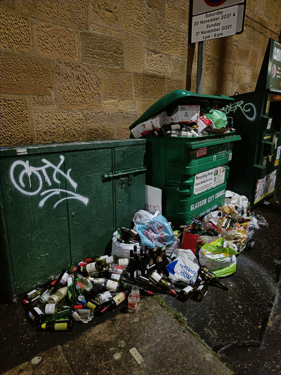 MrPGFH's tweet photo. @Glasgow_Times @GlasgowCC @glasgowlife well done Glasgow! @COP26 pictures daily of the embarrassing treatment of services and residents of our city. Thanks guys for being there for us https://t.co/OBbyEHgLbR