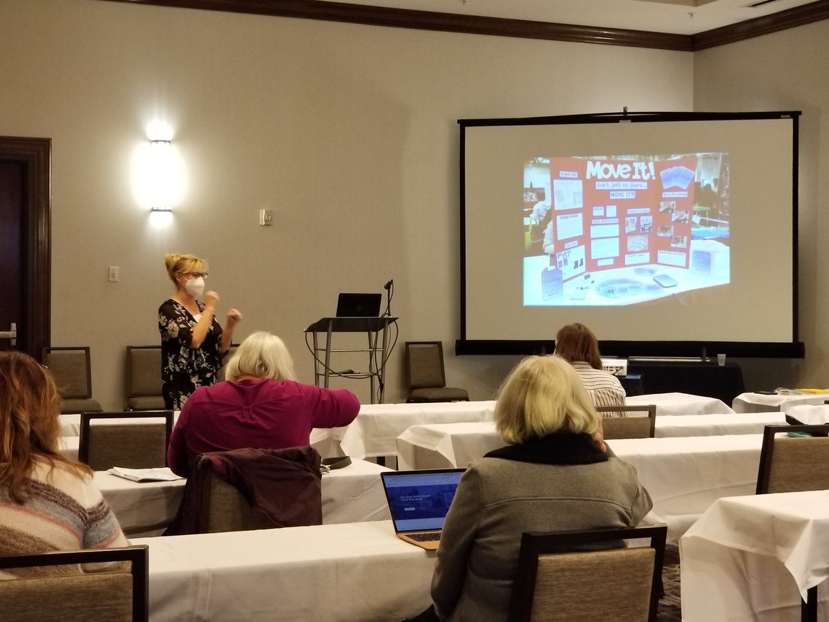 mrshouser68's tweet photo. Kym Kramer shares info about the Young Game Designers Challenge with librarians at the #ForwardBound2021 @ilfonline conference. https://t.co/fckPi6C0YE