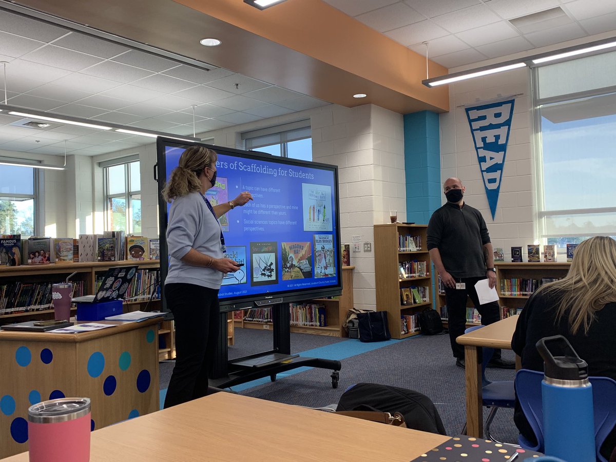 Sensitive conversations with great read aloud choices to promote different perspectives. Thank you <a href="/rahnlaura/">Laura Rahn</a> and <a href="/AlgorithmChef/">Shawn DeLuca</a> 📚