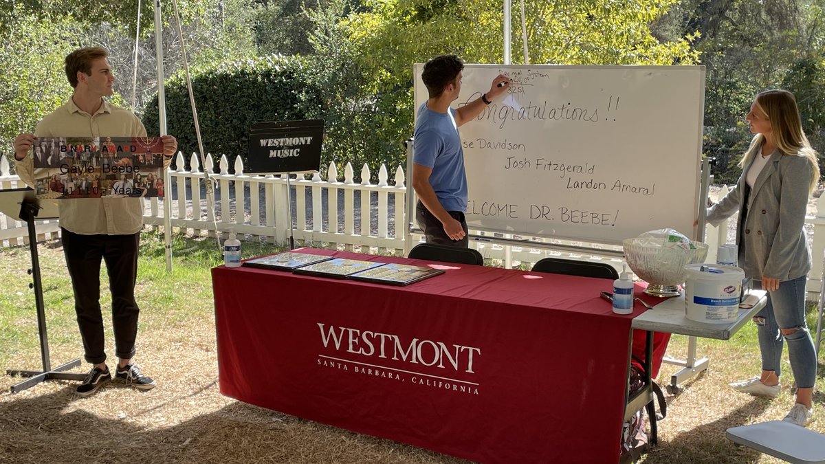 Westmont_M_CS's tweet photo. Congratulations to the Freshman/Sophomore award winners!  Thanks to President Beebe (@Westmont ) for your encouraging words! https://t.co/0Lg7CICg7a