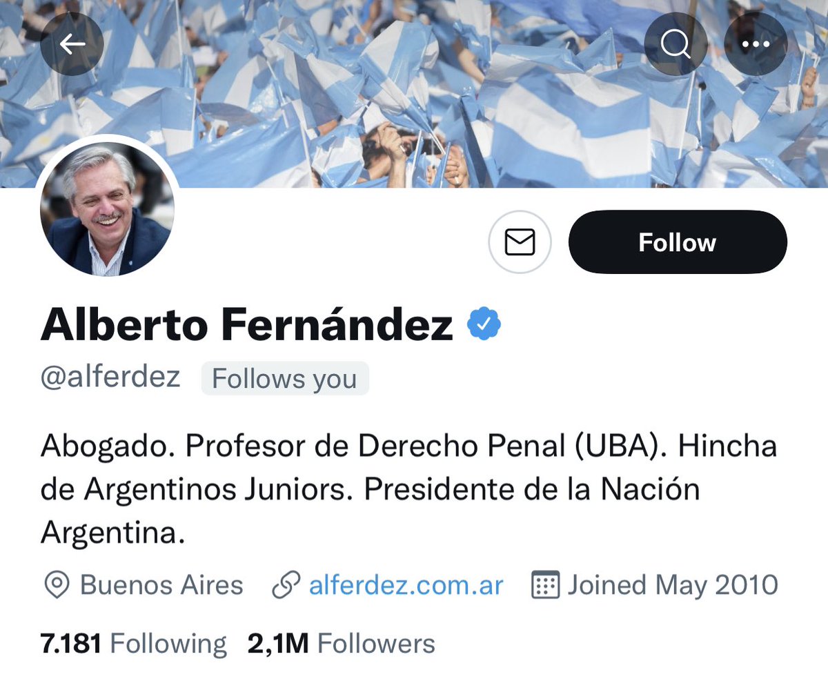 VickyVillarruel's tweet photo. Sr Presidente .@alferdez ud sabe bien lo q pienso. Niego el relato q su gobierno sostiene sobre los 70, lucho contra la impunidad del terrorismo q protegen, denuncio la complicidad con los mapuches y combato el curro de los DDHH. Nada tengo q hablar con quienes nos mienten. https://t.co/Bxdtav1n2v