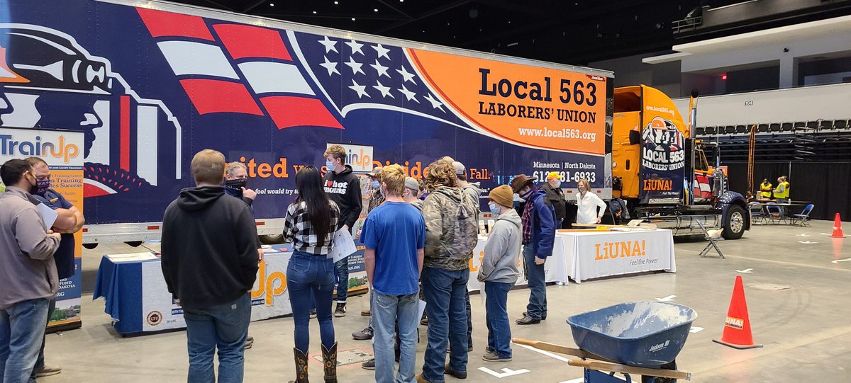 LIUNAMinnesota's tweet image. 1000 high school students came to the #ConstructTomorrow event in Mankato today to learn about union construction trades careers. #NAW2021