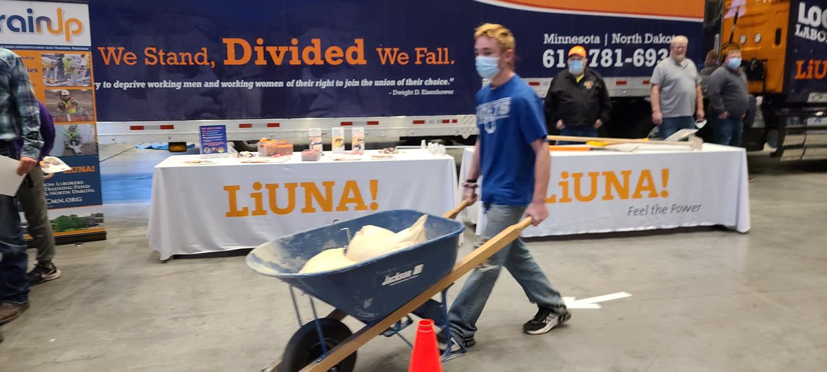 LIUNAMinnesota's tweet image. 1000 high school students came to the #ConstructTomorrow event in Mankato today to learn about union construction trades careers. #NAW2021