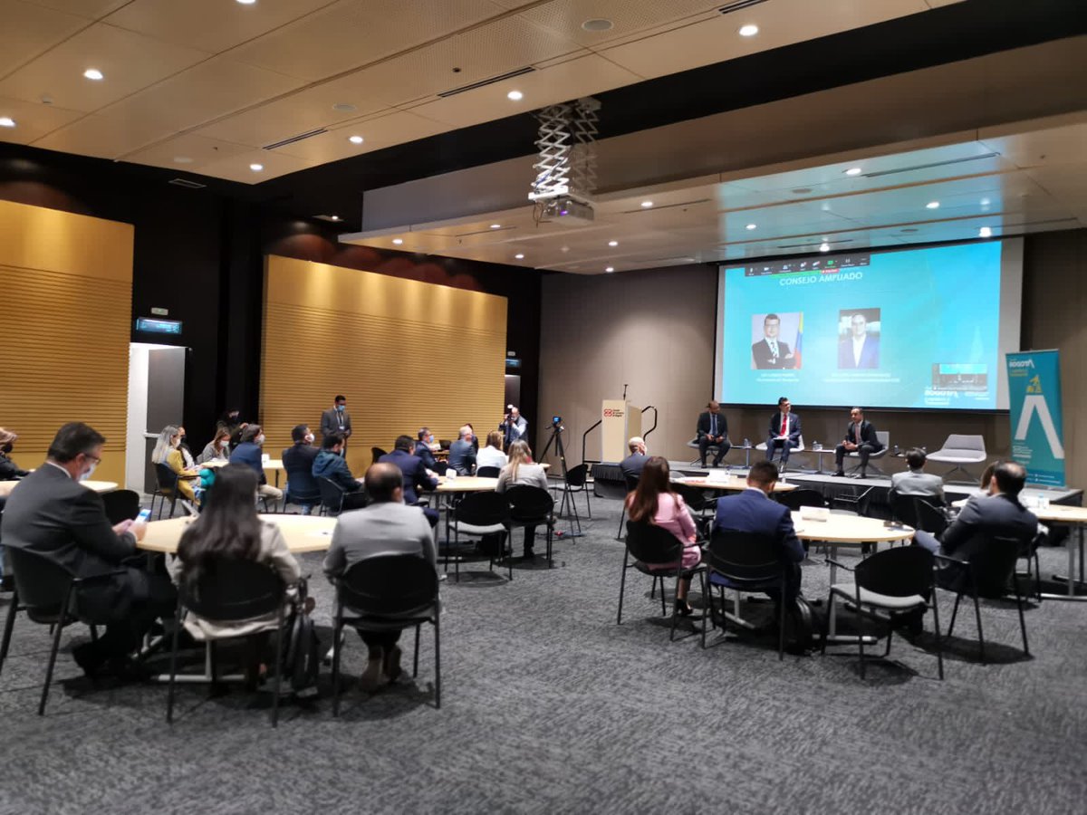 mariofontalvof's tweet image. Gracias a los + de 130 asistentes que nos acompañaron hoy de forma presencial y virtual en el Consejo Ampliado del #ClusterLogistica de Bogotá promovido por @camaracomerbog. Importantes avances en 2021 en el objetivo de lograr una logística más eficiente y sostenible en la región