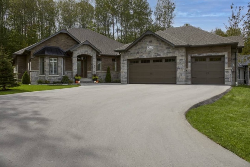 _bramptonbrick's tweet photo. Today’s #fromthefield post is brought to you by Mike Kriesel 👍👏😎

Repost from @mike.kriesel.bramptonbrick
•
Residential project, Snow Valley.
Contemporary Series Tahoe Premier Plus.
Vivace Series Tweed

#onetrustedsource https://t.co/rZcgysEVl0