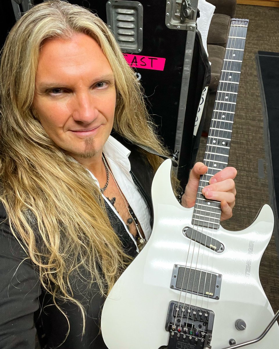 joelhoekstra13's tweet photo. More than ever, it’s an honor and a privilege to say 2 @trans_siberian shows today at Resch Center - Green Bay, WI!  It’s so great to see my bandmates again and very much looking forward to seeing all the wonderful fans who have made this their holiday tradition! #TSOtime https://t.co/2Lfb2VLLuV