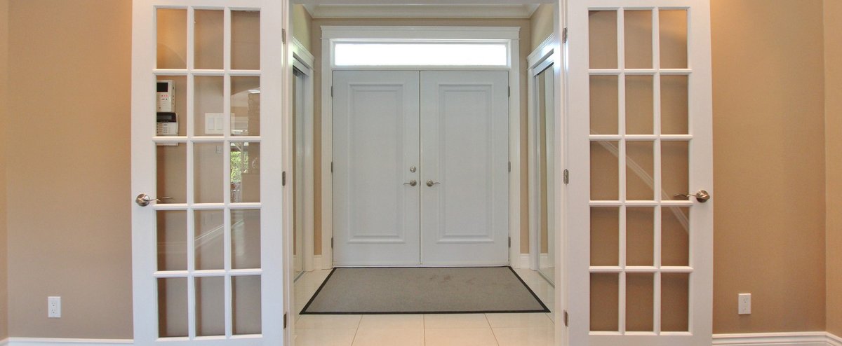 Omega_Homes's tweet photo. Your mudroom is an essential part of your house, especially during harsh Ottawa winters! Here are a few of our favourite ideas to assist you in designing the perfect custom mudroom for your home and your family! 🏠🥾

Learn more: https://t.co/7ZRxp6JxEb https://t.co/iP1oOItkOR