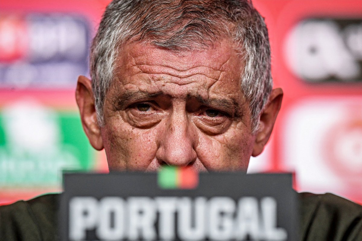 B24PT's tweet photo. Fernando Santos, em entrevista à @tvi: "Se falharmos o apuramento para o Mundial 2022, deixo a Seleção Nacional." https://t.co/GHT8rAT6BV