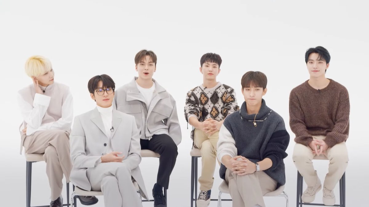 miwon17_'s tweet photo. Why is Wonwoo dressed as their professor..? https://t.co/lBv8J8HnGj