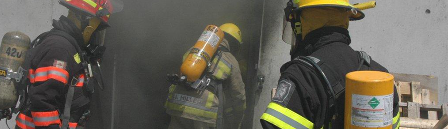 CentrWellington's tweet photo. Do you have what it takes to be a Volunteer Firefighter with #CWFire? We are actively recruiting. Attendance at one of the following information sessions is mandatory:
✔️Tuesday, Dec. 7 @1pm OR 7 pm
✔️Thursday, Dec. 9 @7pm
Learn more here: https://t.co/p2yjFUyAwO https://t.co/tx1bk7iu0h