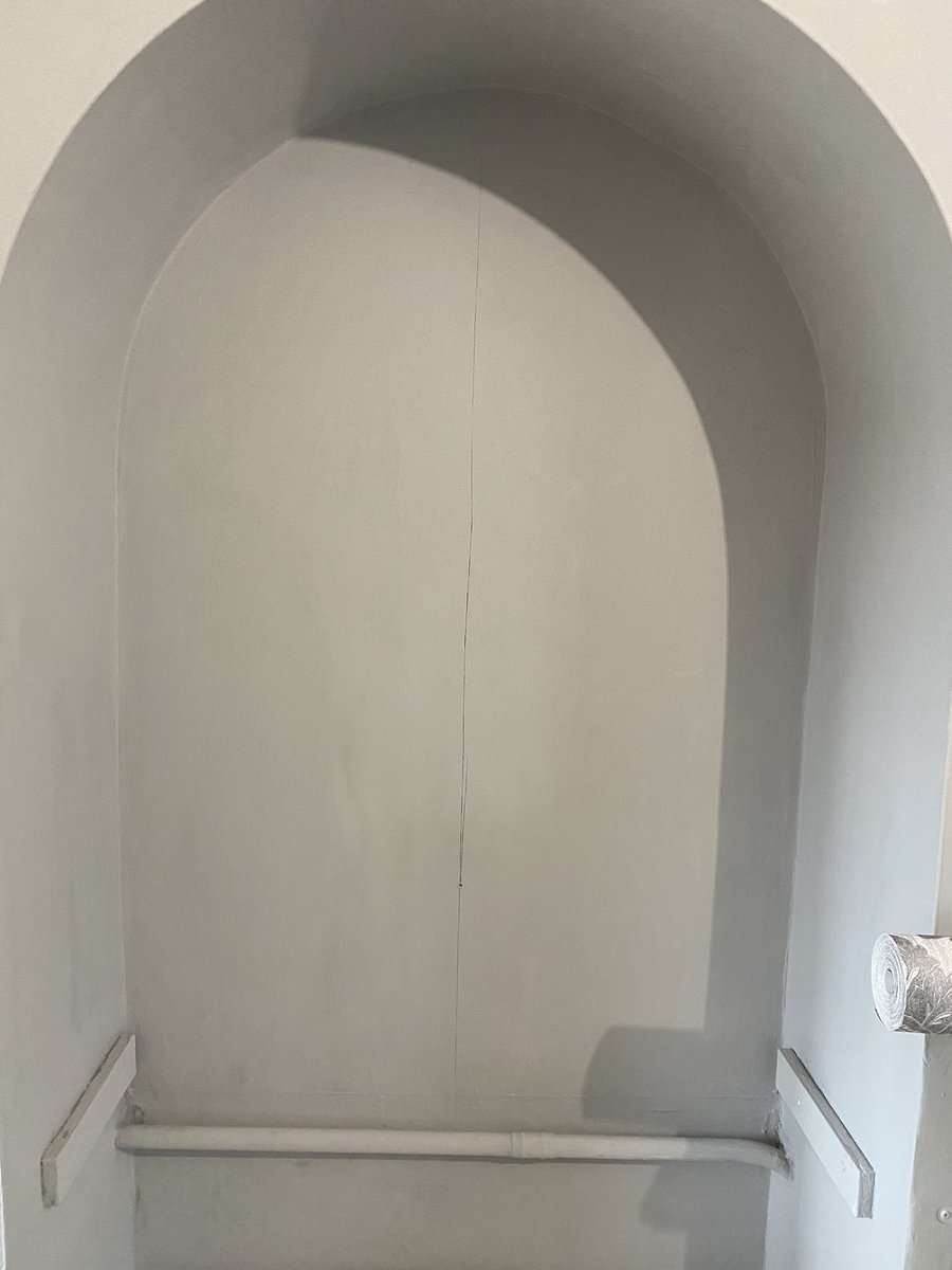 Shelley_Marie86's tweet photo. I did a thing! Having never wallpapered in my life, I decided that the starting with an arch shaped alcove would be fine! 😂 but love it. #thisgirlcan #diy #wallpaper #lookingfancy https://t.co/N6r8DST94F