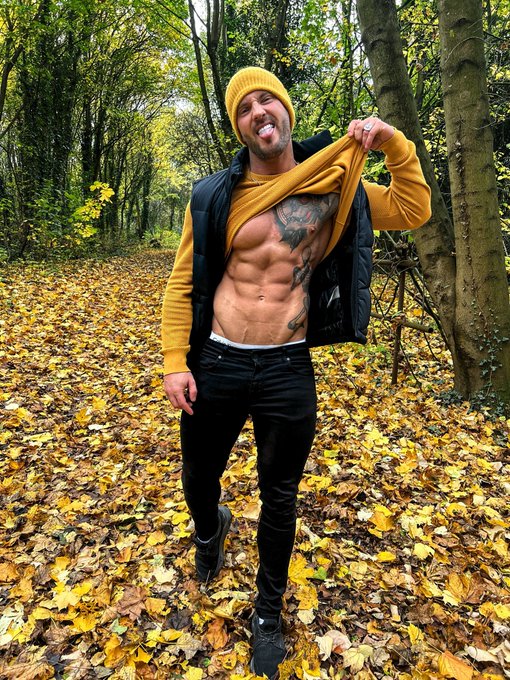 Walks in the woods 🤪 https://t.co/geSKleGSNF