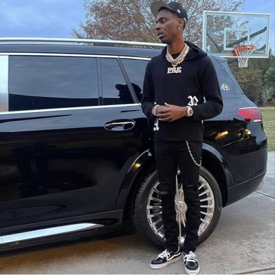 BillionareMade's tweet photo. #NewProfilePic https://t.co/QJrLoah9Eq