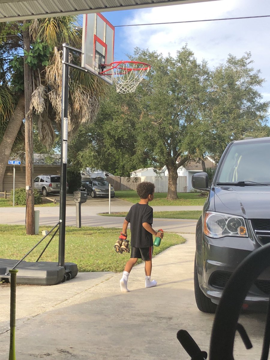 NateTalksSports's tweet photo. DLC headed to his first football practice! #LFG #daddythuggin https://t.co/VTTkMm74ge