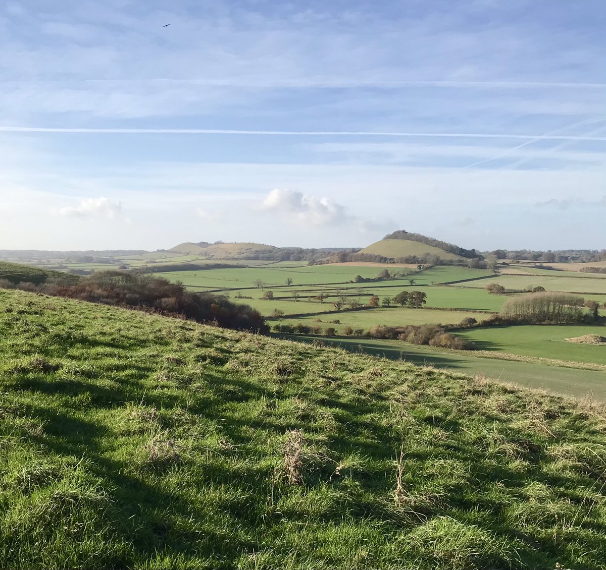 seankayesmith's tweet photo. Completed the #MidWiltsWay today, a 68 mile route designed by #JamesAlsop, from Ham, on the #Berkshire border, to #Mere in SW Wiltshire. We did it in 6 sections: a highly recommended trail. https://t.co/Mbz46aNZVb