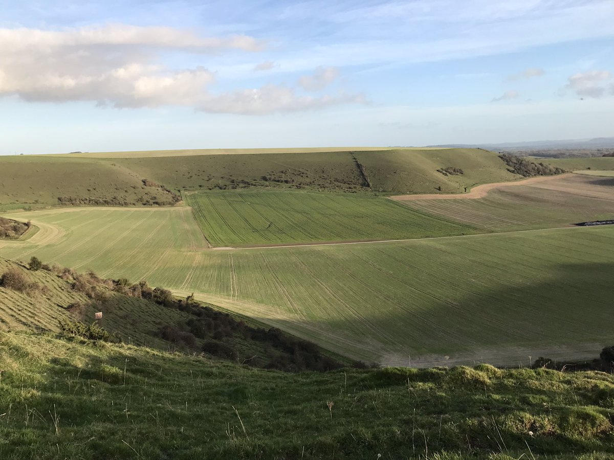 seankayesmith's tweet photo. Completed the #MidWiltsWay today, a 68 mile route designed by #JamesAlsop, from Ham, on the #Berkshire border, to #Mere in SW Wiltshire. We did it in 6 sections: a highly recommended trail. https://t.co/Mbz46aNZVb