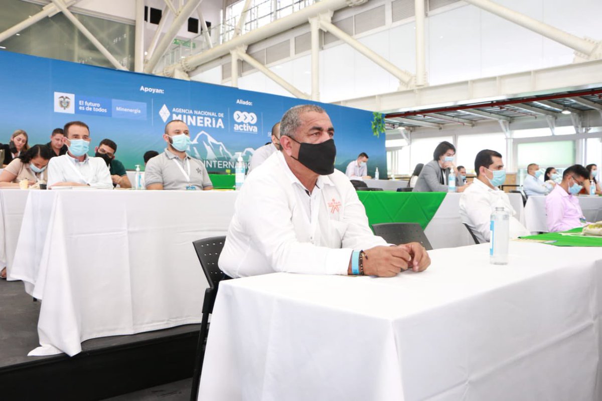 SENA_Antioquia's tweet photo. Con experiencias de Realidad Virtual y Aumentada, estamos presentes la Cumbre Internacional Minera ⛏mostrando el trabajo que realiza el @SENAComunica para apoyar la formalización minera y minería bien hecha en #Antioquia gracias al Centro de Formacion Minero Ambiental El Bagre https://t.co/FI0YoVHz1D