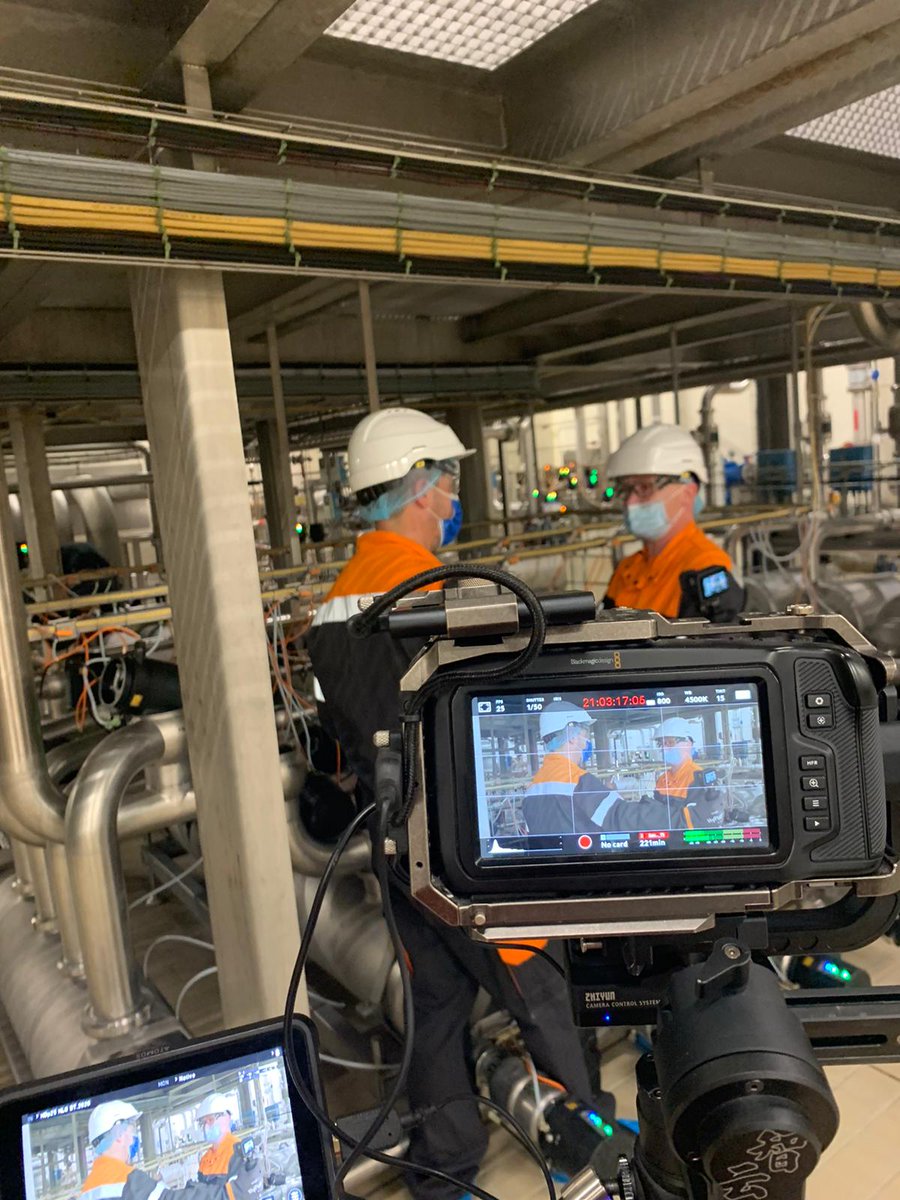 Geryoutubeur's tweet photo. Ma #LactalisExperience du jour au pays de la Roche aux fées 🎬
Merci @groupe_lactalis 😉👍
Bientôt sur vos écrans ⏯️https://t.co/bgAytzXjpi
#jaimelindustrie #maintenance #ilsrecrutent #jepostule #jeviensbosserchezvous #goodjob #goodteam #attractivité #travail #emploi #territoire https://t.co/LNrJ477RkC