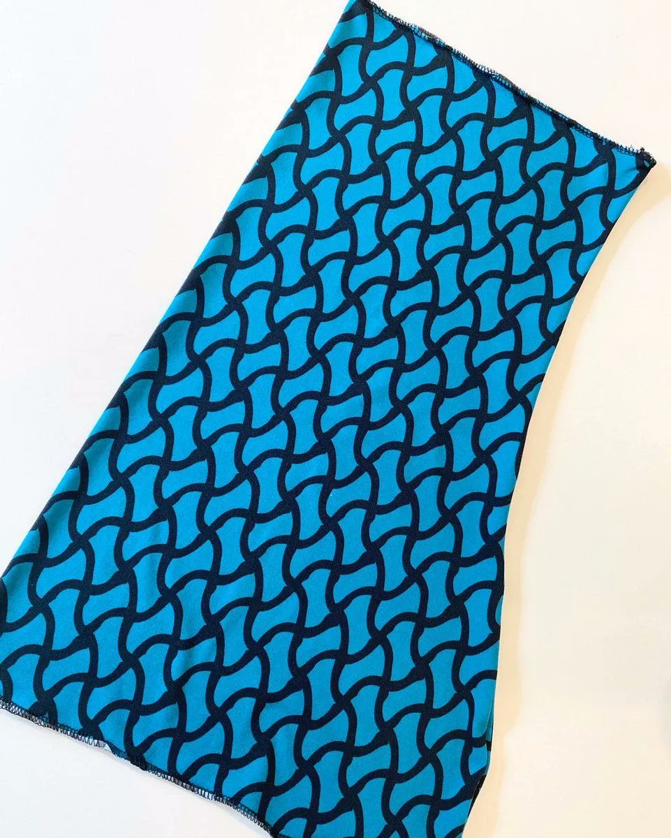 Teal combines the calming properties of blue with the renewal qualities of green. It is a revitalizing and rejuvenating color that also represents open communication and clarity of thought. buff.ly/39p8Imn