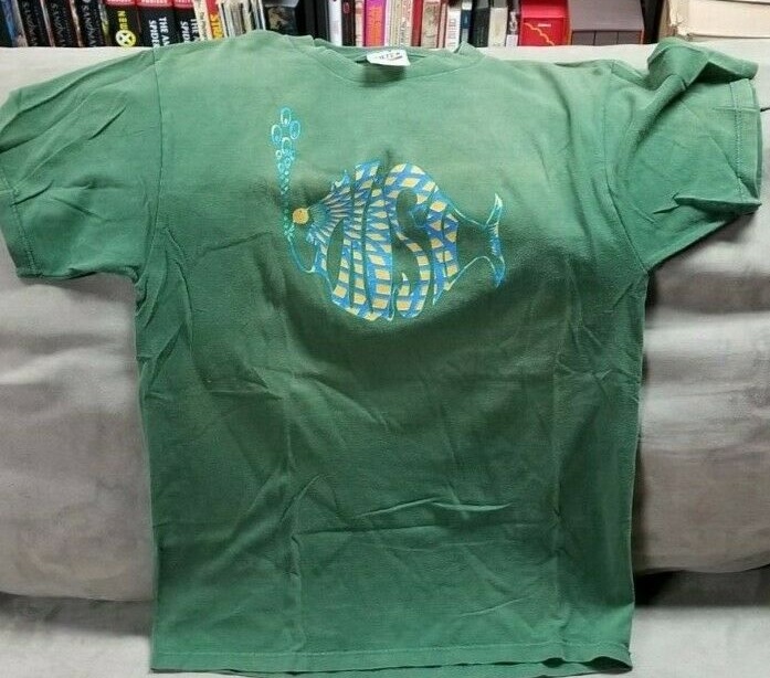 QueenCityJamz's tweet photo. Same back design as the longsleeve but in short sleeve w/iconic logo w/some added flair. #fall97 https://t.co/IZWuG1WSX7
