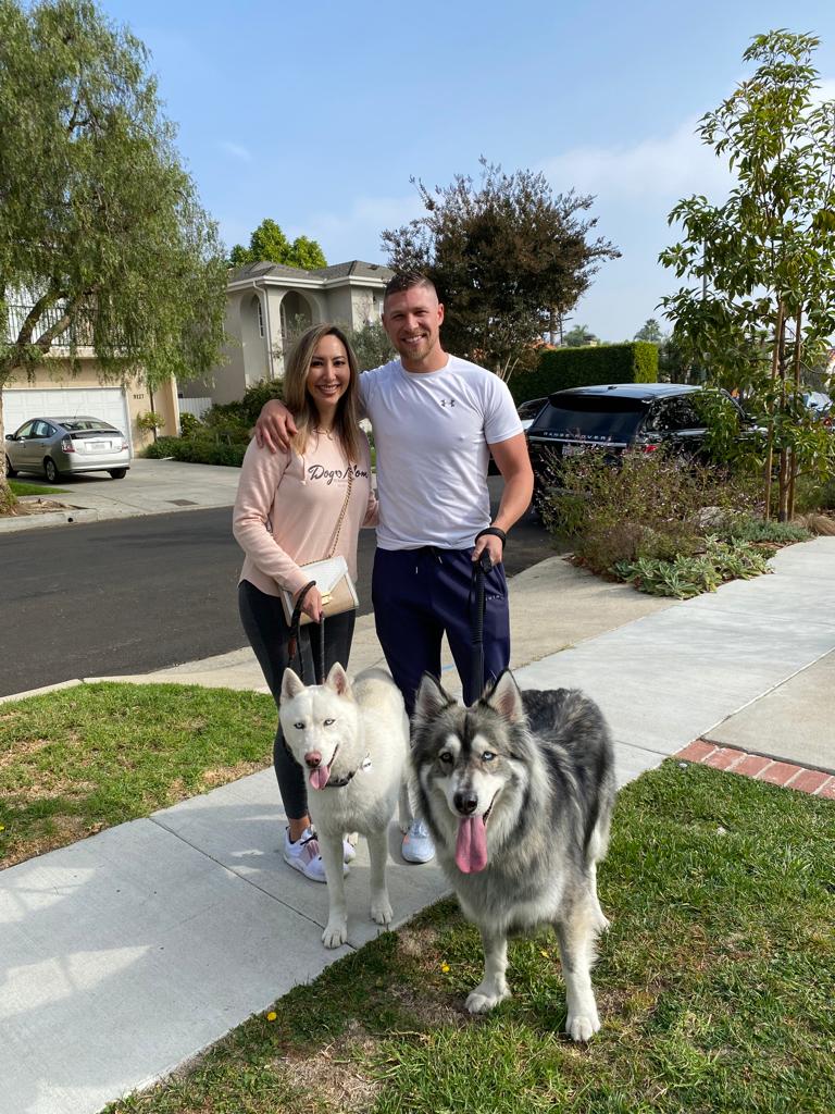 iswmp's tweet photo. The right home is worth the wait!
After months and months, our team found Dakota his perfect, forever family. What a good looking bunch! Happy adoption, beautiful boy. πΎβοΈ
#husky #rescue #adoptdontshop #iswmp #gotchaday https://t.co/jV3AyQqGmS