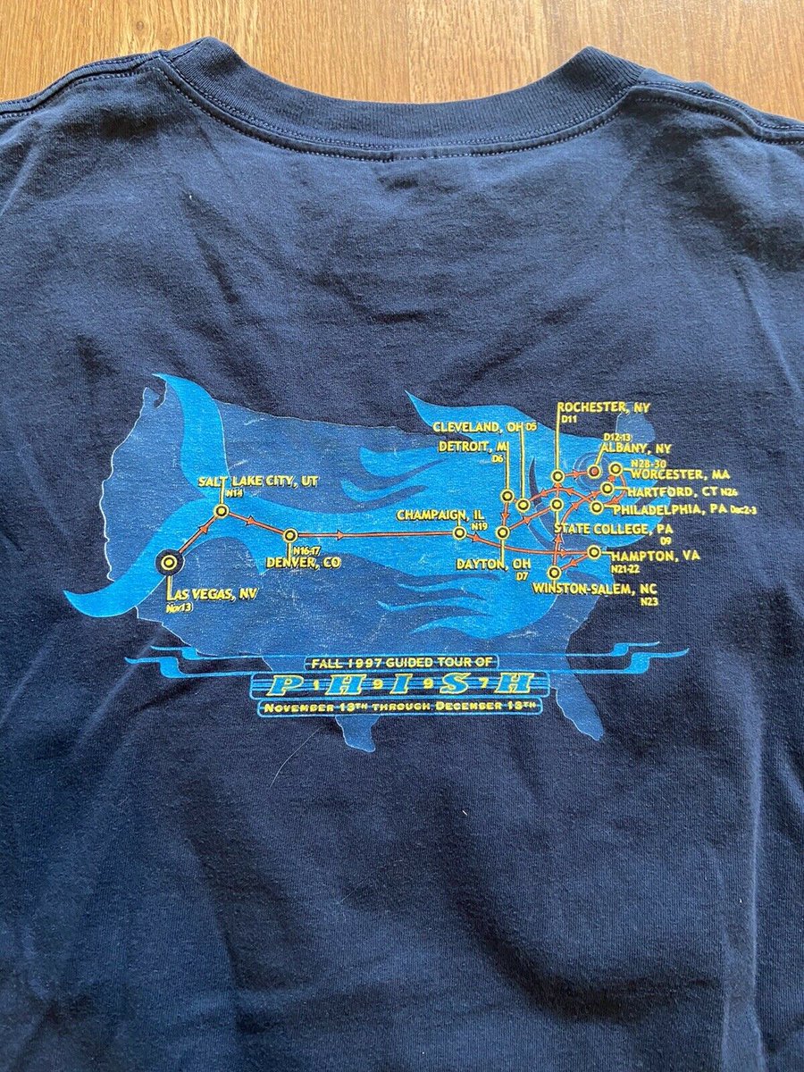 QueenCityJamz's tweet photo. @pollockprints This friggin awesome galaxy phish one w/#fall97 dates kicks ass &amp; was glow-in-the-dark. Wonder if they still glow? https://t.co/y3X8yyufra