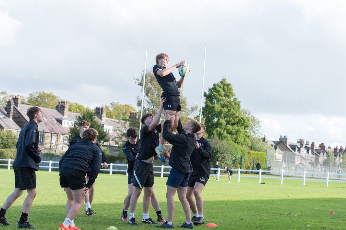 HGS6thForm's tweet photo. Well done to our 1st XV Boys Rugby team for their win this afternoon and thank you to Woodhouse Grove for hosting. #HGSSportsAcademy #HGSRugby #SixthFormTalent 🏉👏 https://t.co/wfhf1lWSYs