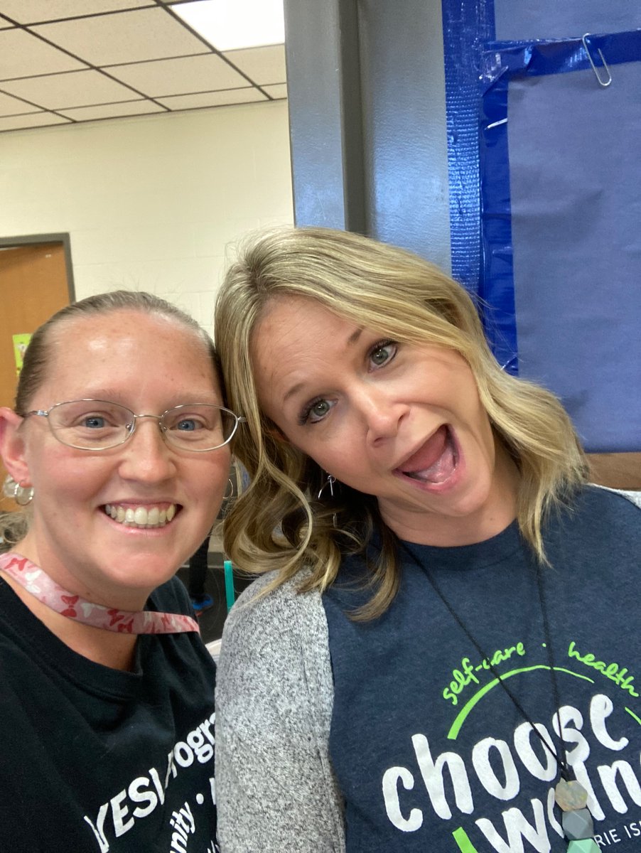 amy thompson tweet media