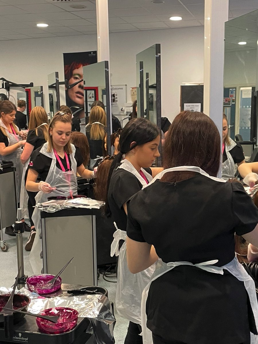 annepickering's tweet photo. A colour session this morning working creatively, professionally and timely. #hairdressing.#work ready #creativecolour @CheshireCollSW https://t.co/4piT0hWwCX
