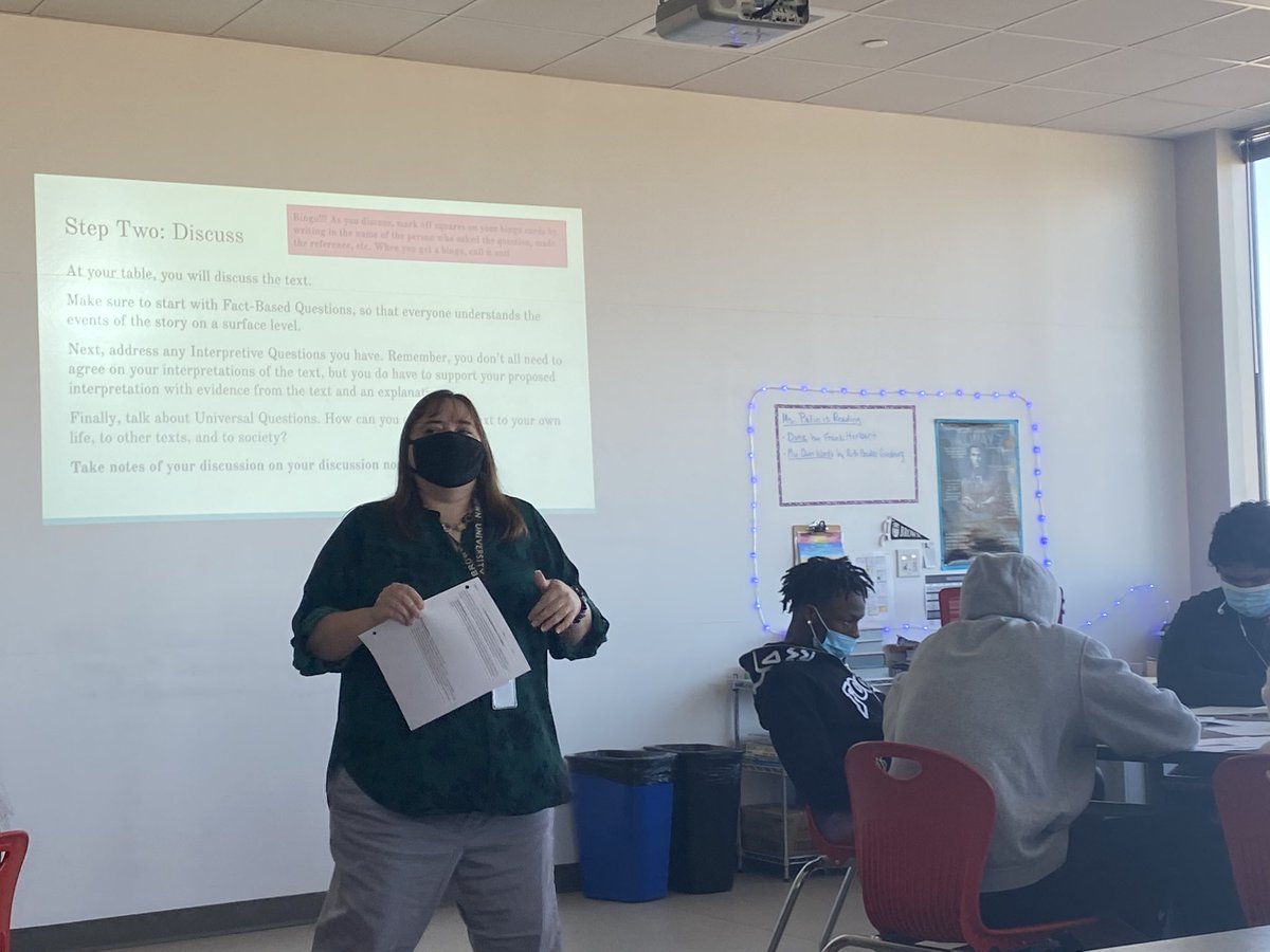 JessikaHearne's tweet photo. #TeachingAndLearning #CaughtInAction #MSHS #MakingAnImpact #EnglishIV #MsPalin #InTheMomentFeedback #StudentsTakingOwnershipOfTheirLearning #LookAtOurScholarsGo #SophisticatedDiscussionsWithPeers #PersonalConnectionsWithTheText @SpencerAndreD @MikePerkins_PLC @AlejandroGongo1 https://t.co/hicBe2lioI