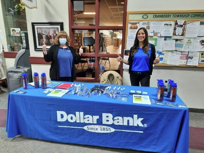 Dollar_Bank's tweet photo. Good times at the #Pittsburgh North Regional Chamber Healthy Living Expo last week! Our teams from the #DollarBank Pine and Cranberry locations loved connecting with the community. π #FinancialWellness #GroupBanking https://t.co/ozFvmGbgry