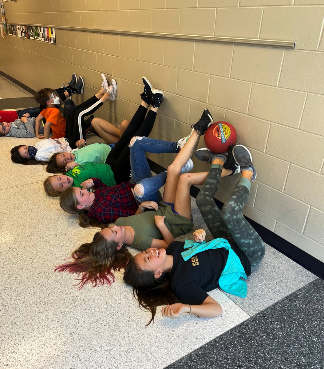 MrsNellyGWC's tweet photo. Introducing @McAllister_ES’s Wildcat Welcome Crew! 👋🏼🖤💛🐯 Our first meeting was all about team norms and teamwork! Excited to serve with these young leaders! 🤗 #MESbeta #elementarybeta #mesrocks #mesisourhappyplace #studentleadership https://t.co/dTiri1CYBp
