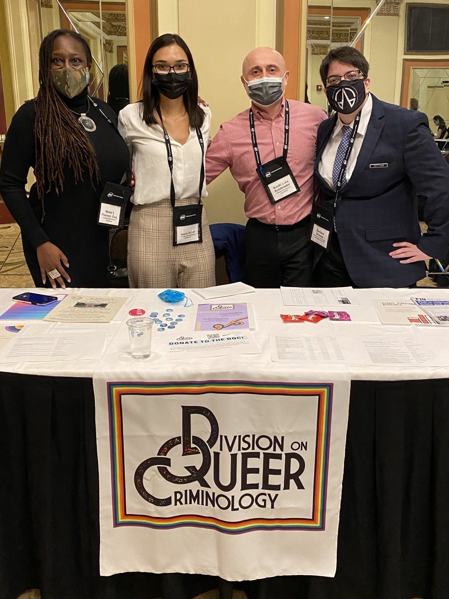 ⁦@QueerCrimASC⁩ division desk in Chicago with Barbara Dinkins, Maria Arndt & ⁦@ResLegalDiva⁩. Come say hello and meet great queer ppl. #asc2021 ⁦@ASCRM41⁩ @FIUDeptCCJ⁩