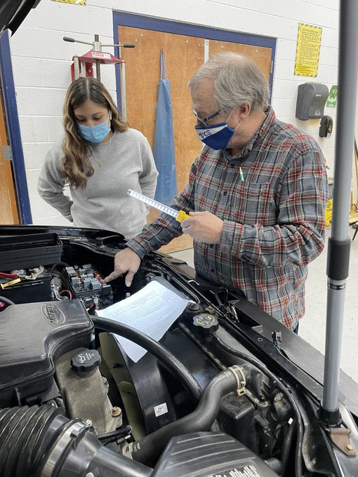 VanceCoSchools's tweet photo. Students in the Automotive Service Fundamentals class at VCHS learning about fuses with Mr. Lamm, #CTE Teacher. Historically, the automotive industry has been a non-traditional career pathway for women. It’s great to see young ladies engaged! #goCTEvcs #CTEforNC https://t.co/egu627JXKL