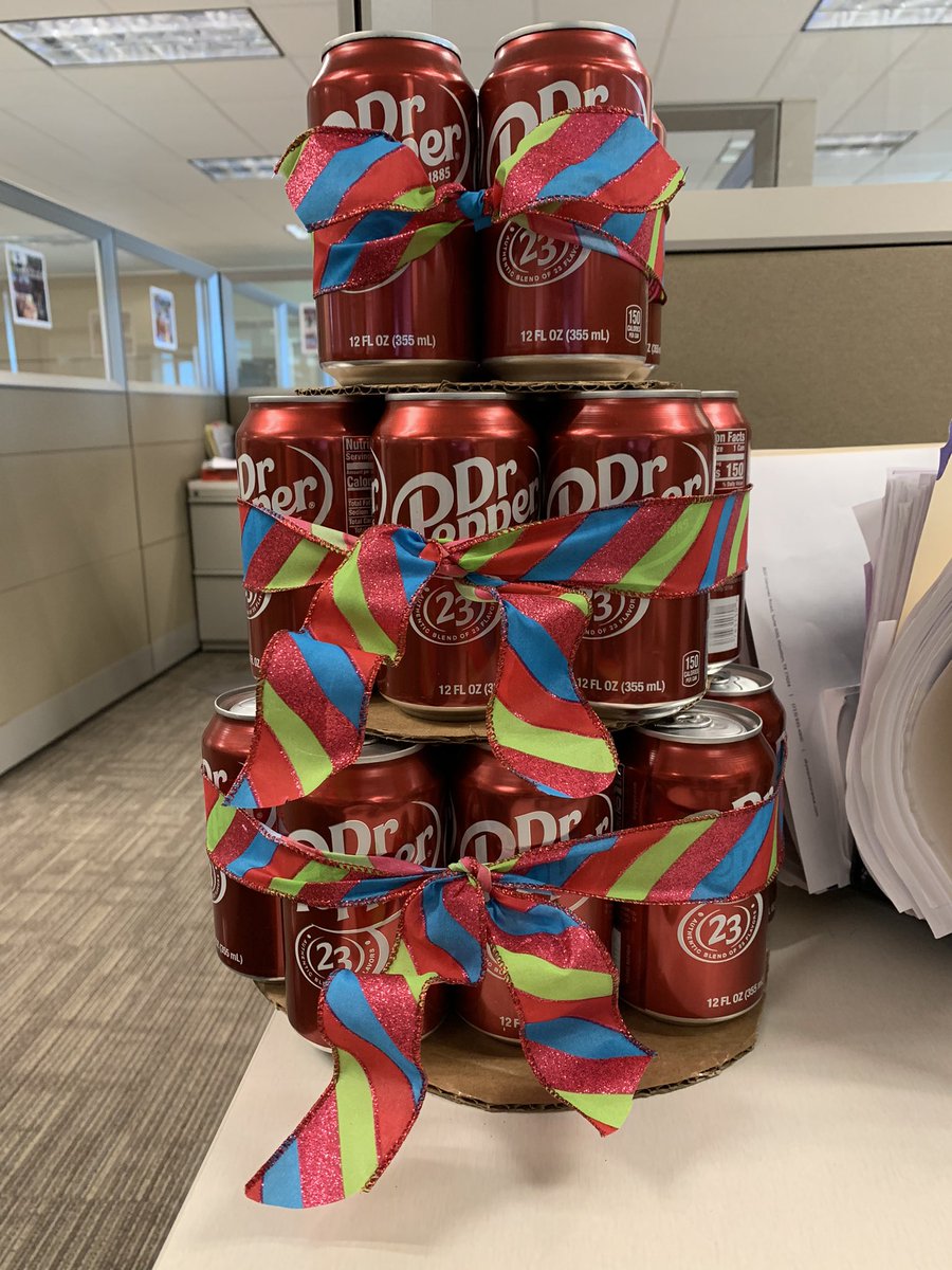 myfishpablo's tweet photo. My friends know me well. @drpepper gifts are the best gifts. #drpeppercake https://t.co/dFNiyEnLoO